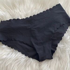 Black Scalloped Edge Panties